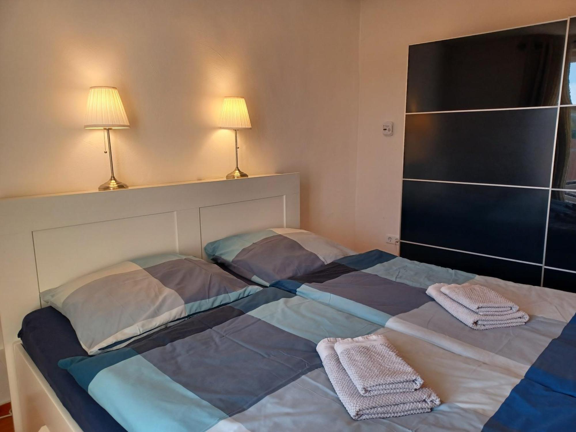 Ehemalige Bibliothek Apartment Fuer 2 Mit Kueche Kamin Netflix Parken Und Hofladen Steinhofel Zewnętrze zdjęcie